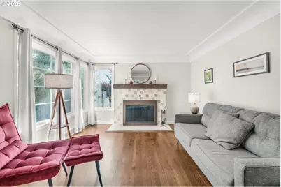 3286 NE Holman St, Portland, OR 97211 - Photo 4