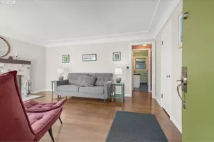 3286 NE Holman St, Portland, OR 97211 - Photo 2