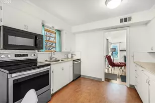 3286 NE Holman St, Portland, OR 97211 - Photo 6