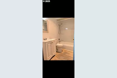 587 W Berdine St, Roseburg, OR 97471 - Photo 14