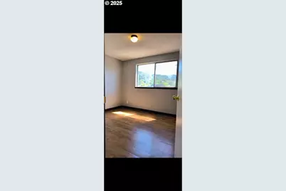 587 W Berdine St, Roseburg, OR 97471 - Photo 10