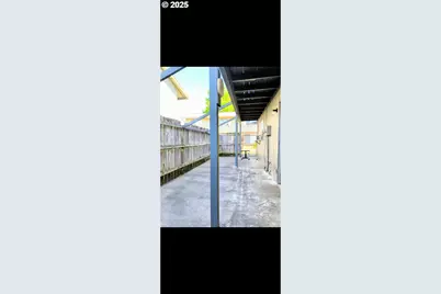 587 W Berdine St, Roseburg, OR 97471 - Photo 12