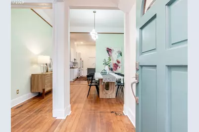 15 S Gibbs St, Portland, OR 97239 - Photo 8