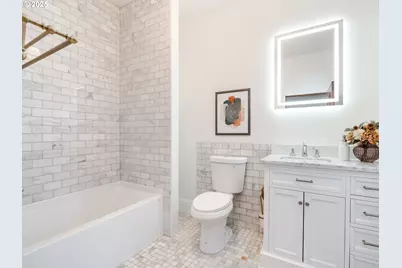 15 S Gibbs St, Portland, OR 97239 - Photo 30