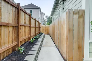 15 S Gibbs St, Portland, OR 97239 - Photo 38