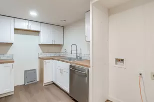 15 S Gibbs St, Portland, OR 97239 - Photo 42