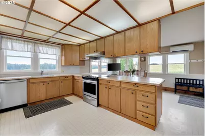 21303 S Central Point Rd, Oregon City, OR 97045 - Photo 38