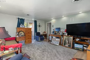 2461 NW Brockway Rd, Winston, OR 97496 - Photo 4