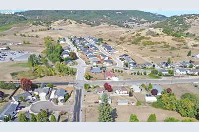 2461 NW Brockway Rd, Winston, OR 97496 - Photo 32