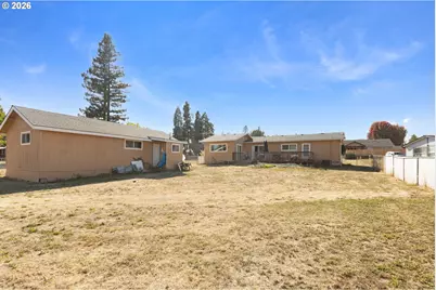 2461 NW Brockway Rd, Winston, OR 97496 - Photo 28