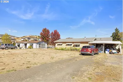 2461 NW Brockway Rd, Winston, OR 97496 - Photo 34