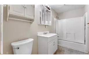 6118 NE 16th Ave, Portland, OR 97211 - Photo 8