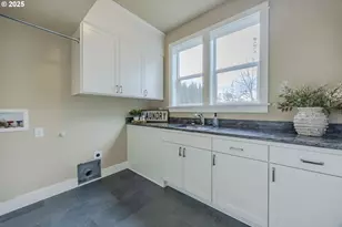 1930 Sterling Park Pl, Eugene, OR 97408 - Photo 22