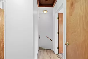 1304 NE Hogan Dr, Gresham, OR 97030 - Photo 16