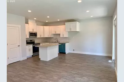 10703 NE 70th St, Vancouver, WA 98662 - Photo 14