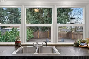 2410 SE 141st Ave, Portland, OR 97233 - Photo 10