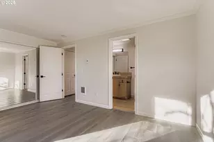 3990 Carman Dr, Lake Oswego, OR 97035 - Photo 16