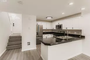 3990 Carman Dr, Lake Oswego, OR 97035 - Photo 10