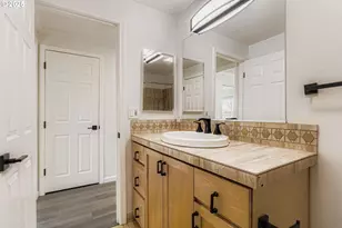 3990 Carman Dr, Lake Oswego, OR 97035 - Photo 18