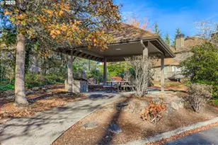 3990 Carman Dr, Lake Oswego, OR 97035 - Photo 26