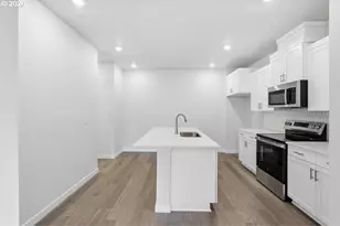 444 SW 32nd St, Battle Ground, WA 98604 - Photo 2