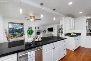 448 N Hayden Bay Dr, Portland, OR 97217 - Photo 12