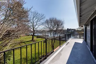 448 N Hayden Bay Dr, Portland, OR 97217 - Photo 30