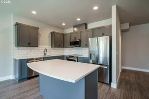 302 N Bridgeton Rd, Portland, OR 97217 - Photo 4
