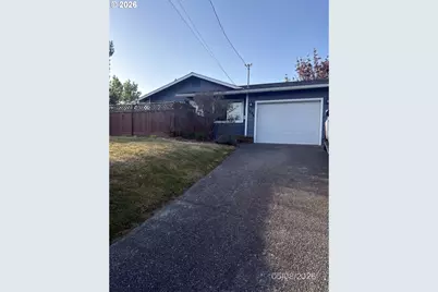 1086 Lewis St, North Bend, OR 97459 - Photo 2