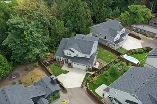 714 SE 47th Ave, Hillsboro, OR 97129 - Photo 2