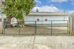 805 E Quincy Ave, Cottage Grove, OR 97424 - Photo 14