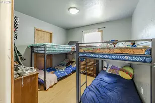 805 E Quincy Ave, Cottage Grove, OR 97424 - Photo 10