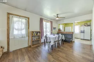 805 E Quincy Ave, Cottage Grove, OR 97424 - Photo 4