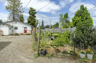 805 E Quincy Ave, Cottage Grove, OR 97424 - Photo 12