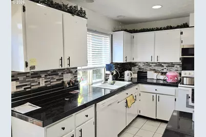 3716 NE 149th Ave, Portland, OR 97230 - Photo 8