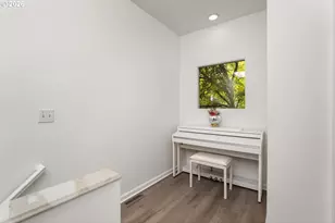 820 NW 22nd Ave, Portland, OR 97210 - Photo 18