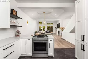 820 NW 22nd Ave, Portland, OR 97210 - Photo 10