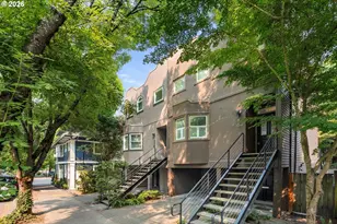 820 NW 22nd Ave, Portland, OR 97210 - Photo 40