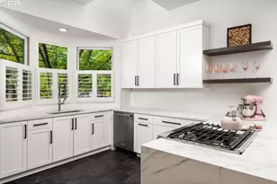 820 NW 22nd Ave, Portland, OR 97210 - Photo 8