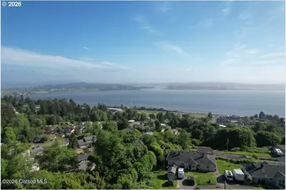 205 W Kensington Ave, Astoria, OR 97103 - Photo 2