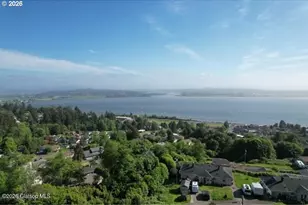 205 W Kensington Ave, Astoria, OR 97103 - Photo 2