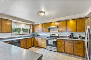 1290 Evergreen Ln, Sweet Home, OR 97386 - Photo 2