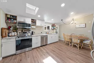 946 NE Laurance St, Myrtle Creek, OR 97457 - Photo 14