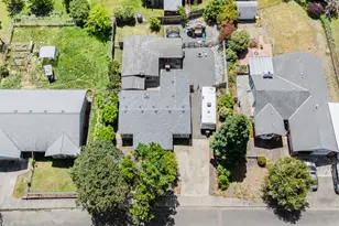 946 NE Laurance St, Myrtle Creek, OR 97457 - Photo 38