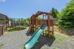 946 NE Laurance St, Myrtle Creek, OR 97457 - Photo 36