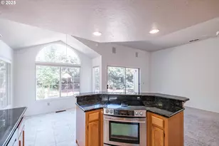 2217 S Juliet Ct, Salem, OR 97302 - Photo 6