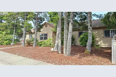 3890 Spruce St, Florence, OR 97439 - Photo 2