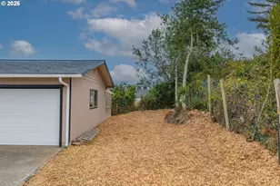 530 Montgomery Ave, Coos Bay, OR 97420 - Photo 32
