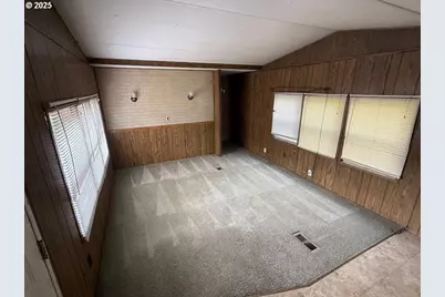 5000 NE Stephens St #9, Roseburg, OR 97470 - Photo 4