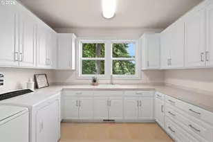 1033 NW Eloise Ln, Portland, OR 97229 - Photo 30